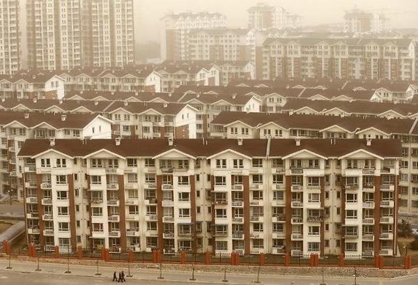 빈 집이 1억채에 달한다는 중공의 아파트. 빈집 대부분은 공산당원 소유다  