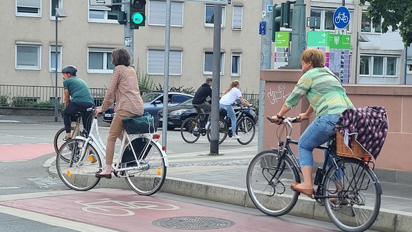 출근길에 자전거를 많이 이용하는 독일인들 