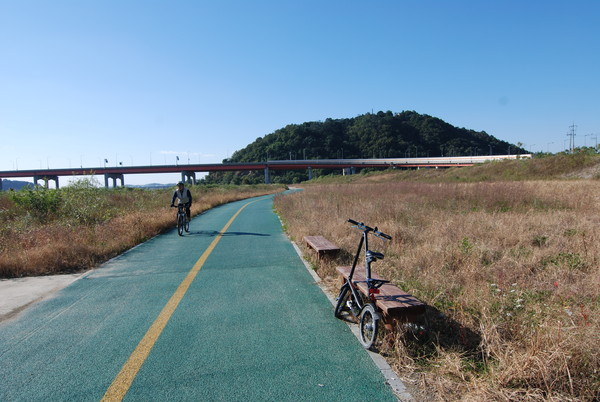 강북 쪽 방화대교 인근 자전거도로